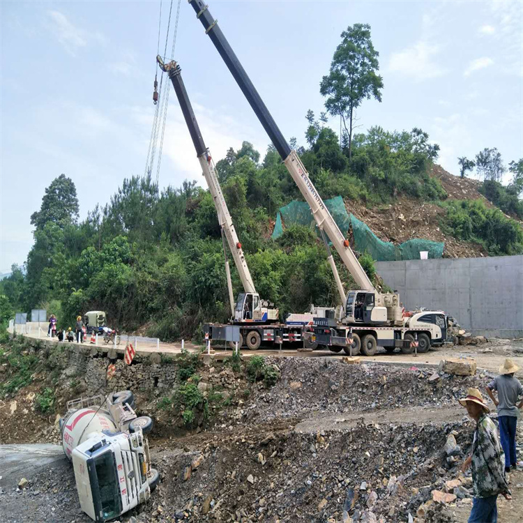沙田镇汽车掉沟里叫吊车救援要多少钱